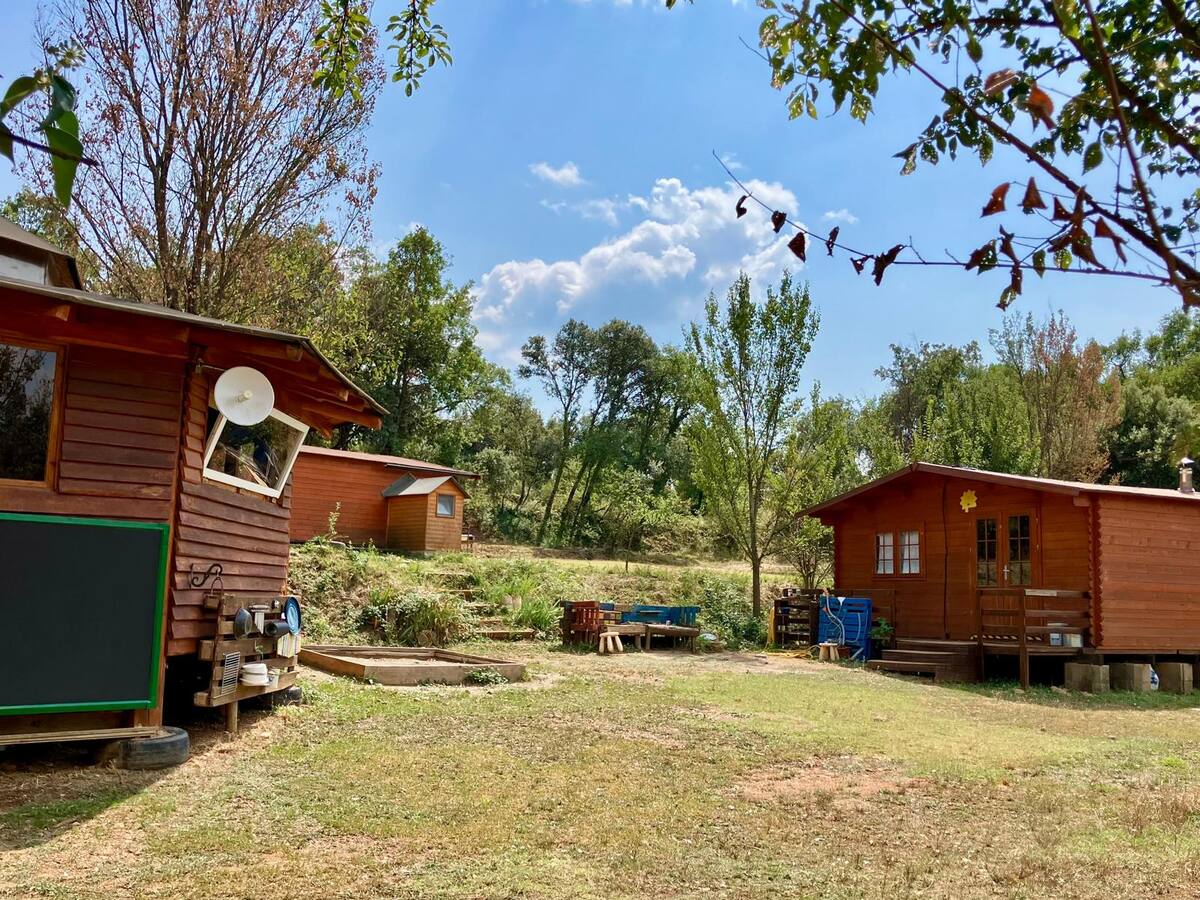 Vuelta al cole en Caneto: la escuela O Chinebro inicia el curso pese a las carencias