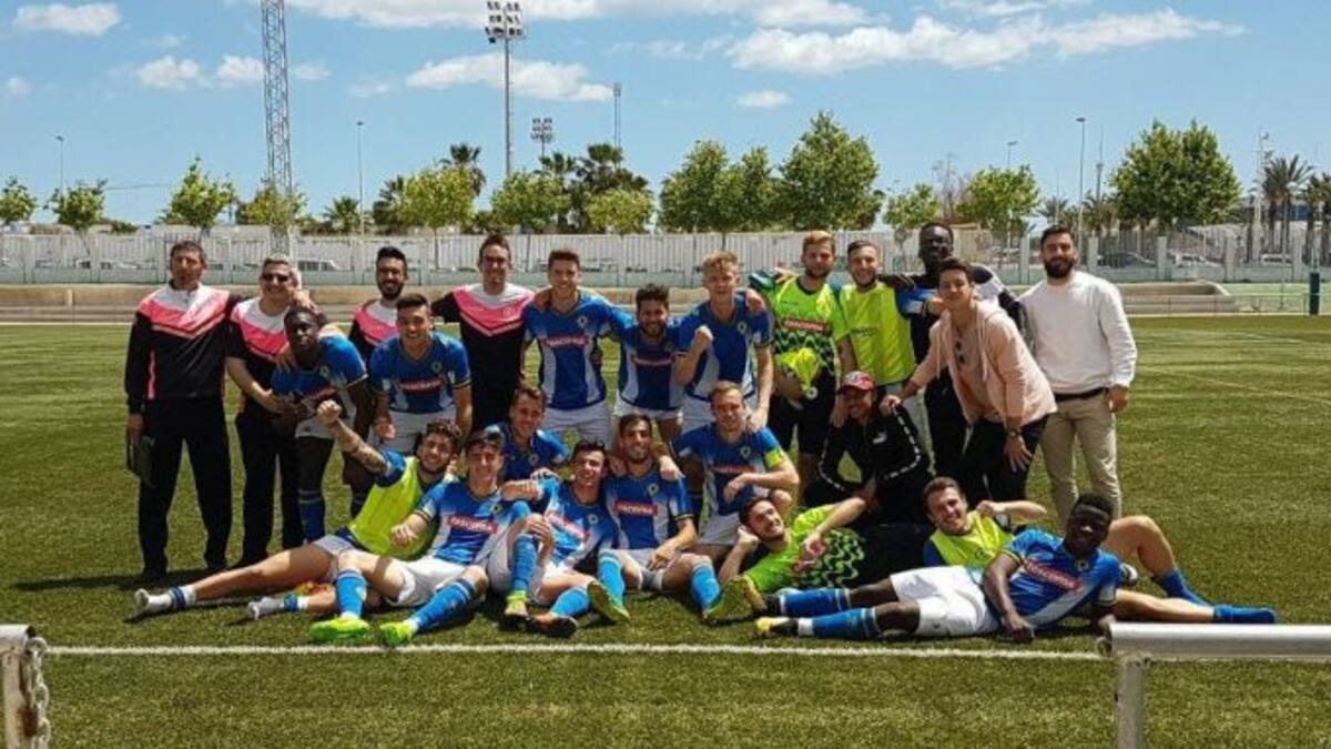 El Hércules reparará el césped del estadio de atletismo para la promoción del filial