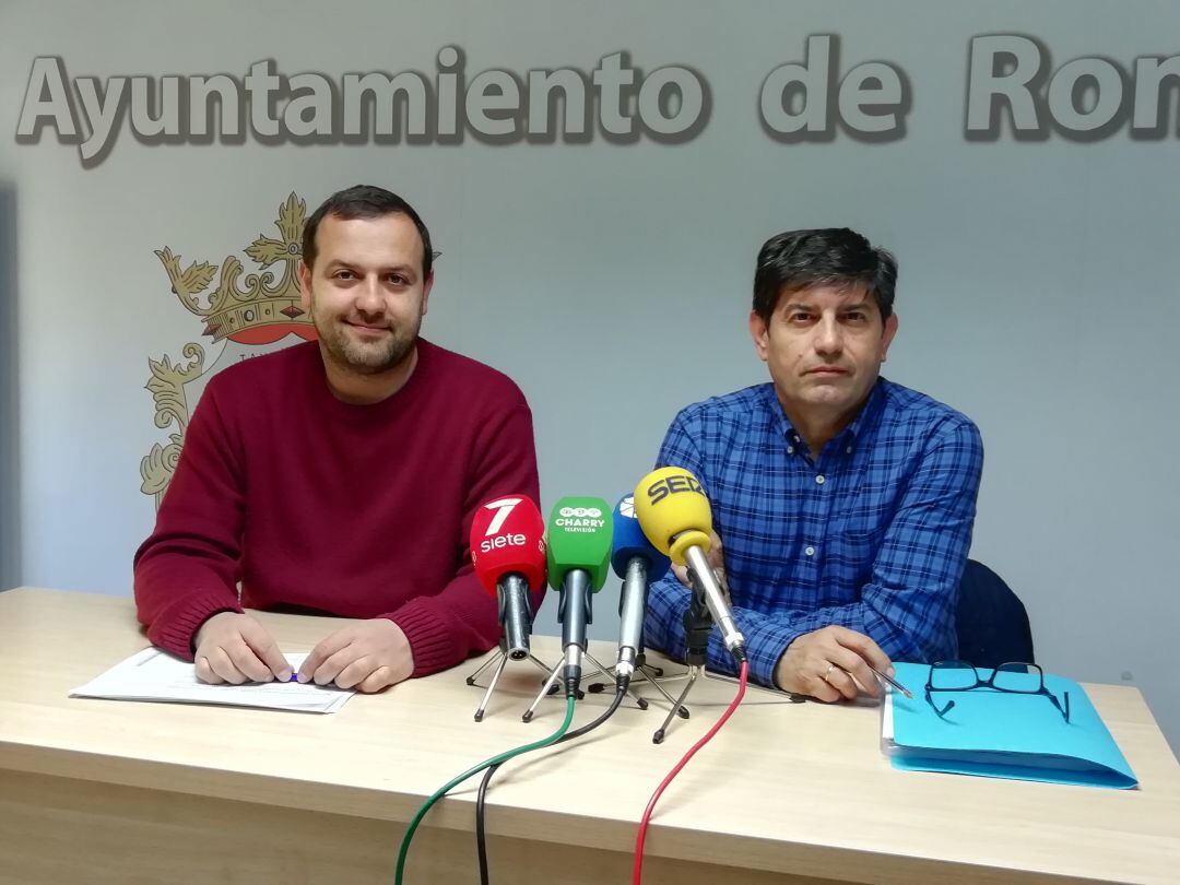 El plan ha sido presentado a los medios por el responsable municipal de Derechos Sociales, Álvaro Carreño, y el director de Servicios Sociales, Simón Villalba