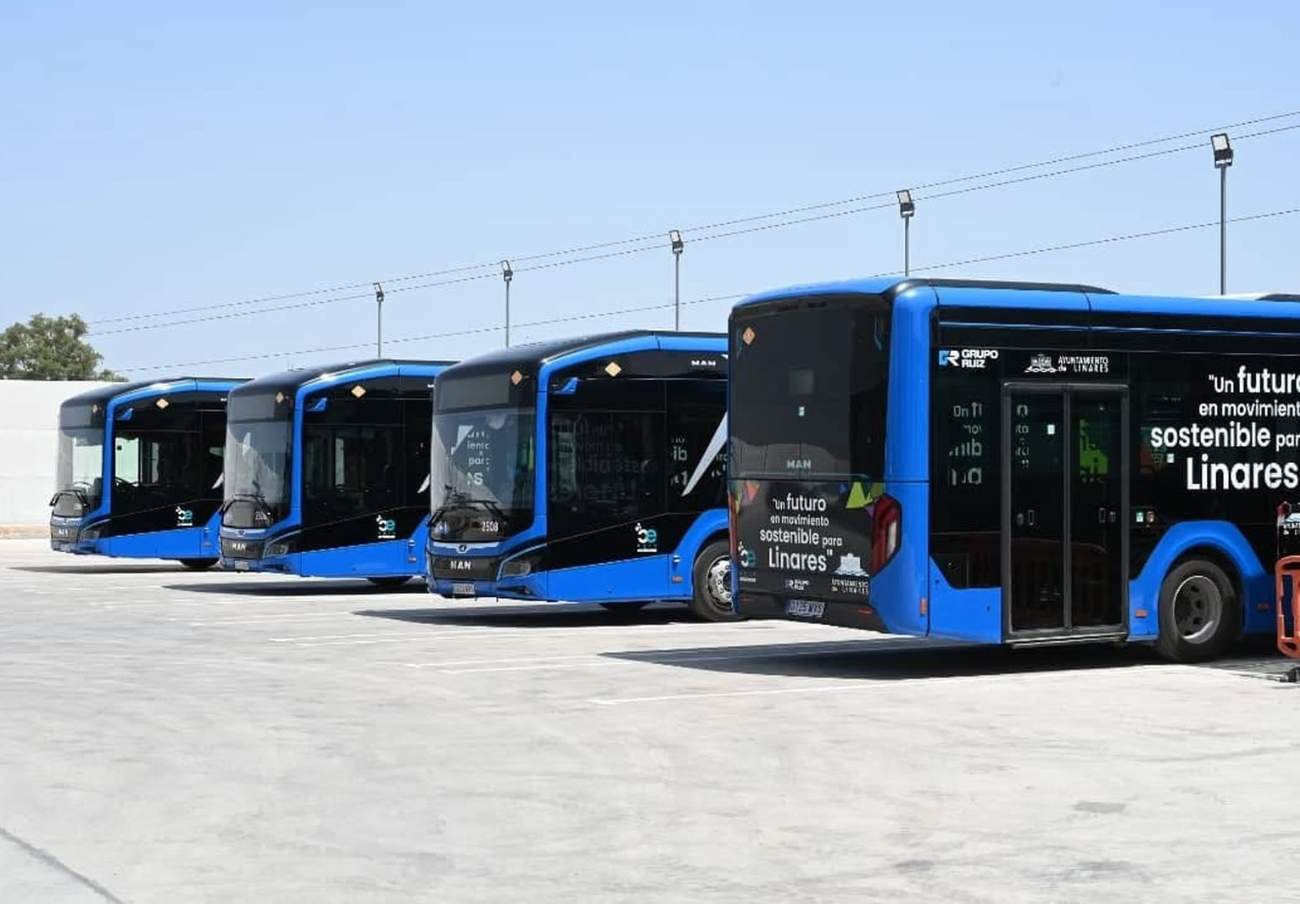 Flota de autobuses urbanos en Linares