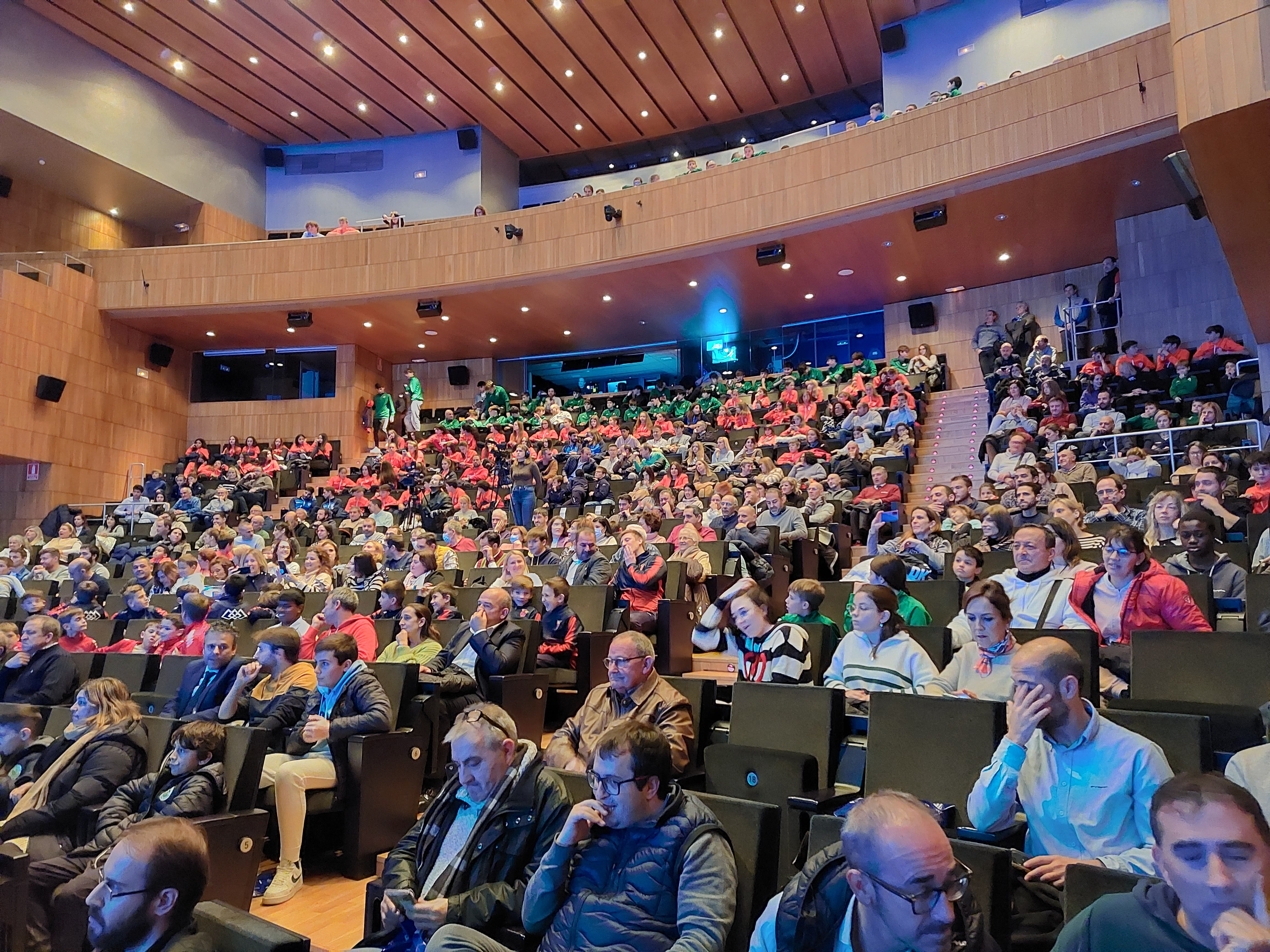 El Palacio de Congresos de Huesca se llenó
