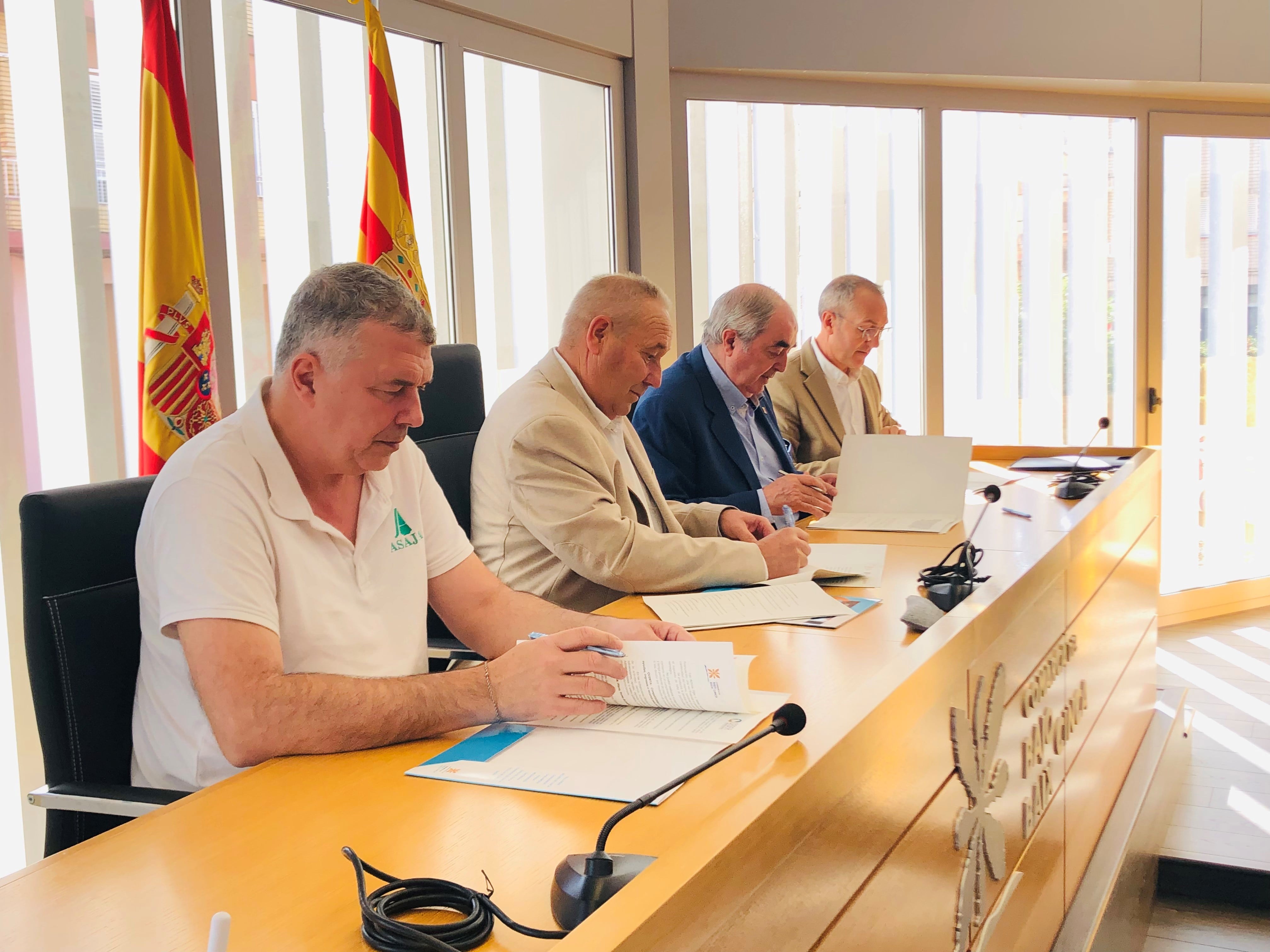 Firma del convenio con la Cámara de Comercio de la Provincia de Huesca y la Asociación Empresarial Intersectorial del Bajo Cinca