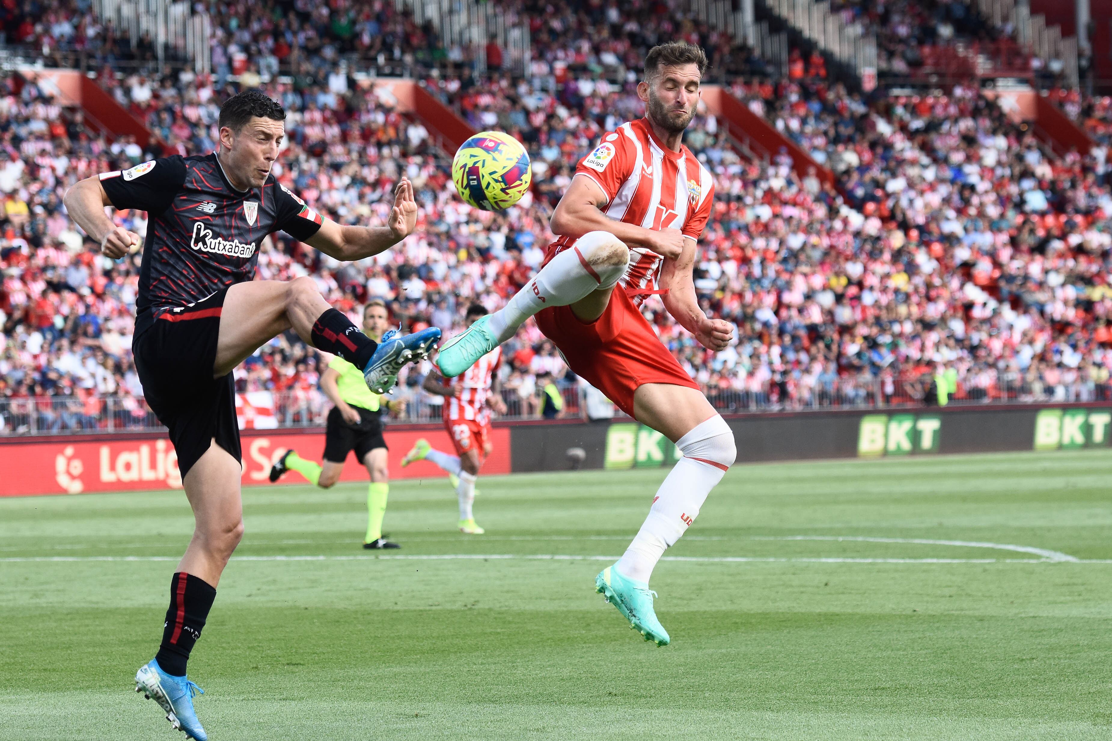 Leo Baptistao en el partido ante el Athletic en el Estadio de los Juegos Mediterráneos.