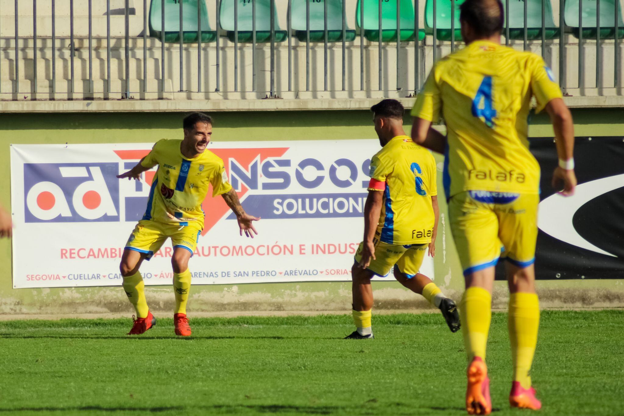 La alegría de Zazu tras marcar el 0-2 con un fantástico libre directo