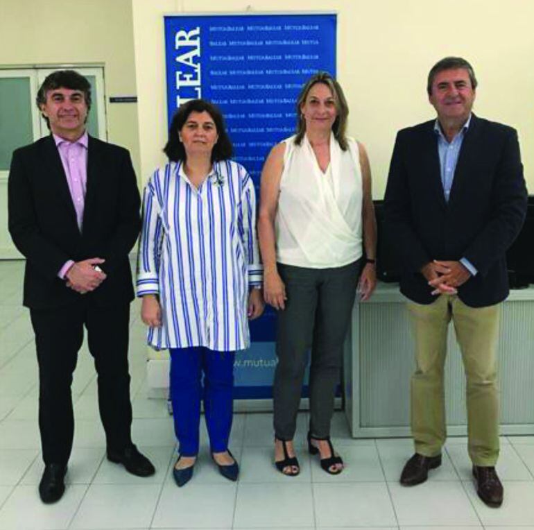 Andreu Vecina, subdirector general de Mutua Balear; Mercedes Mora, delegada de Mutua Balear en Inca; Ángeles Lahuerta y Pere Rotger, vicepresidenta y presidente de Patronato pro-minusválidos psíquicos de Inca.
 