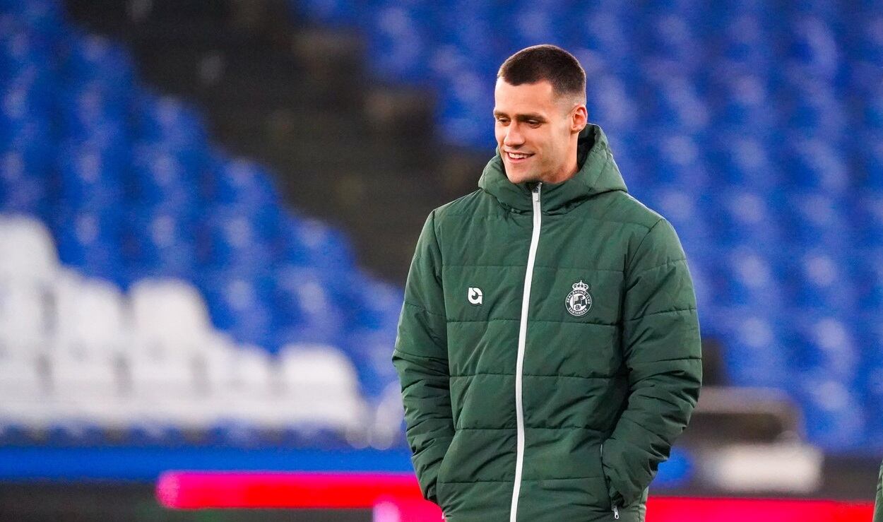 Mantilla, antes del partido en Riazor.