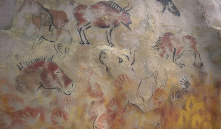 Detalle de una parte de las pinturas descubiertas en el yacimiento de Atapuerca.