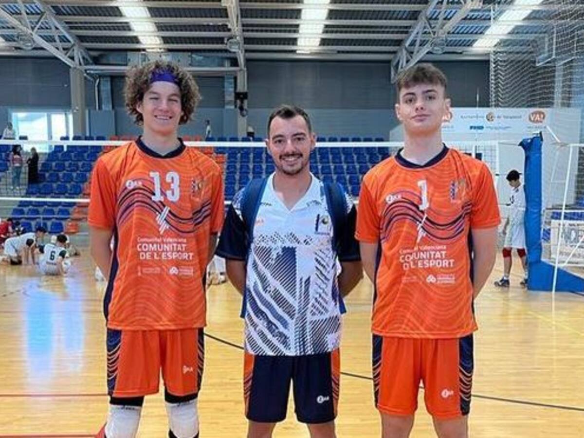 Tres setabenses ayudan al voleibol valenciano a estar en la élite