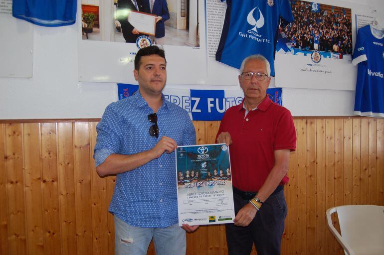 Fernando Guerrero junto a Rafael Coca en la presentación de la campaña de abonados 