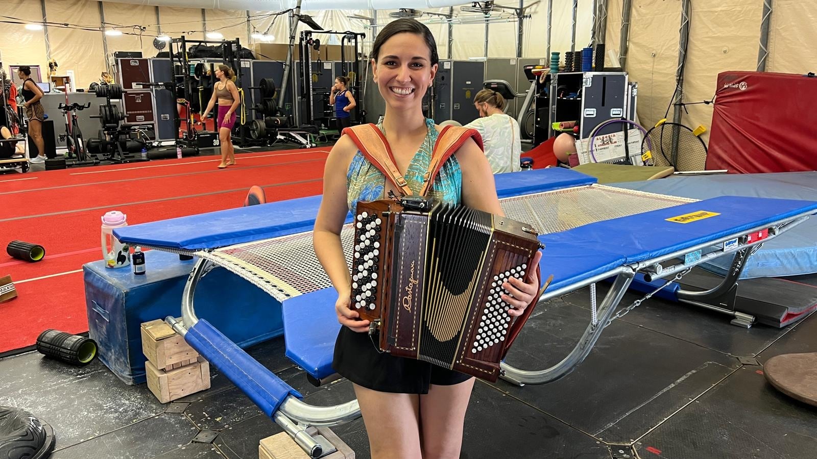 Sara Formoso, acordeonista del Cirque du Soleil