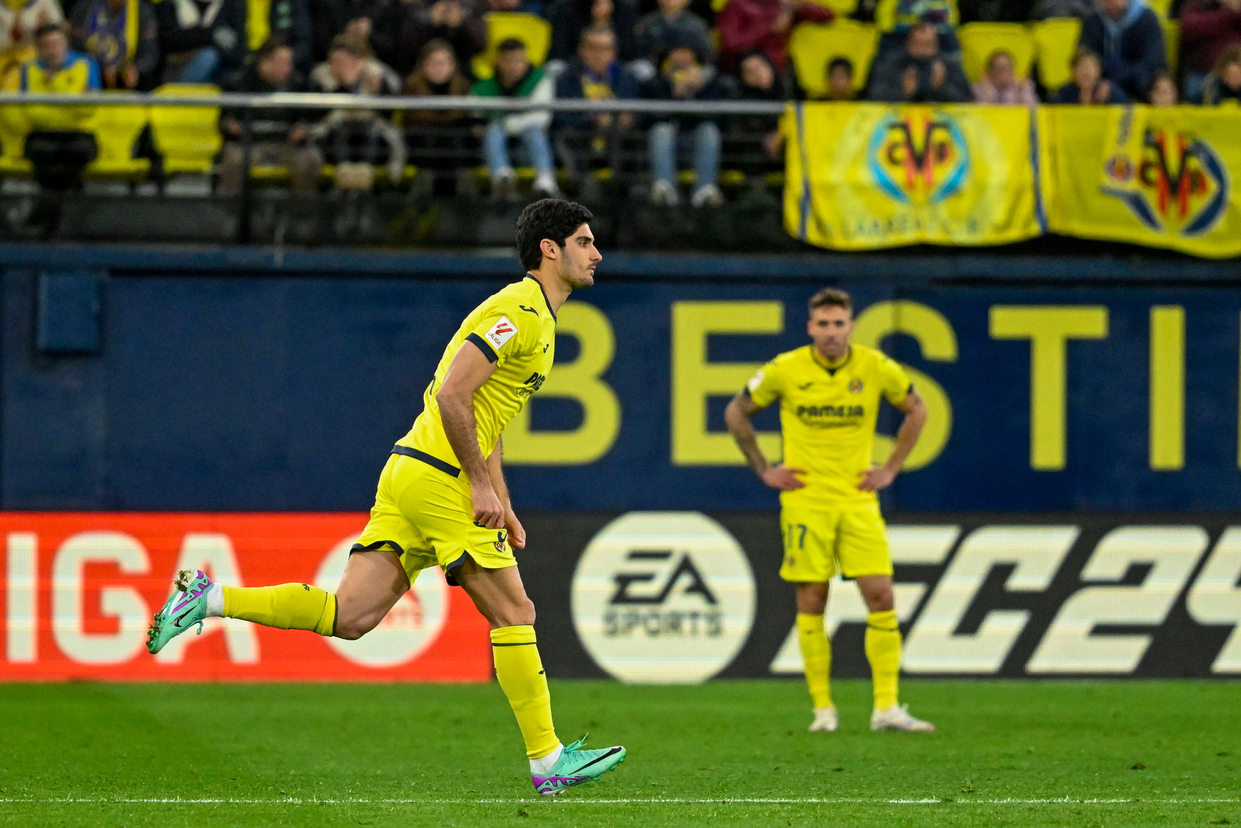 VILLARREAL, 20/01/2024.- El delantero portugués del Villarreal Gonçalo Guedes hace su debut con el conjunto castellonense durante el partido de la jornada 21 de Liga que disputan este sábado el Villarreal y el Mallorca en el estadio La Cerámica de Villarreal. EFE/ Andreu Esteban
