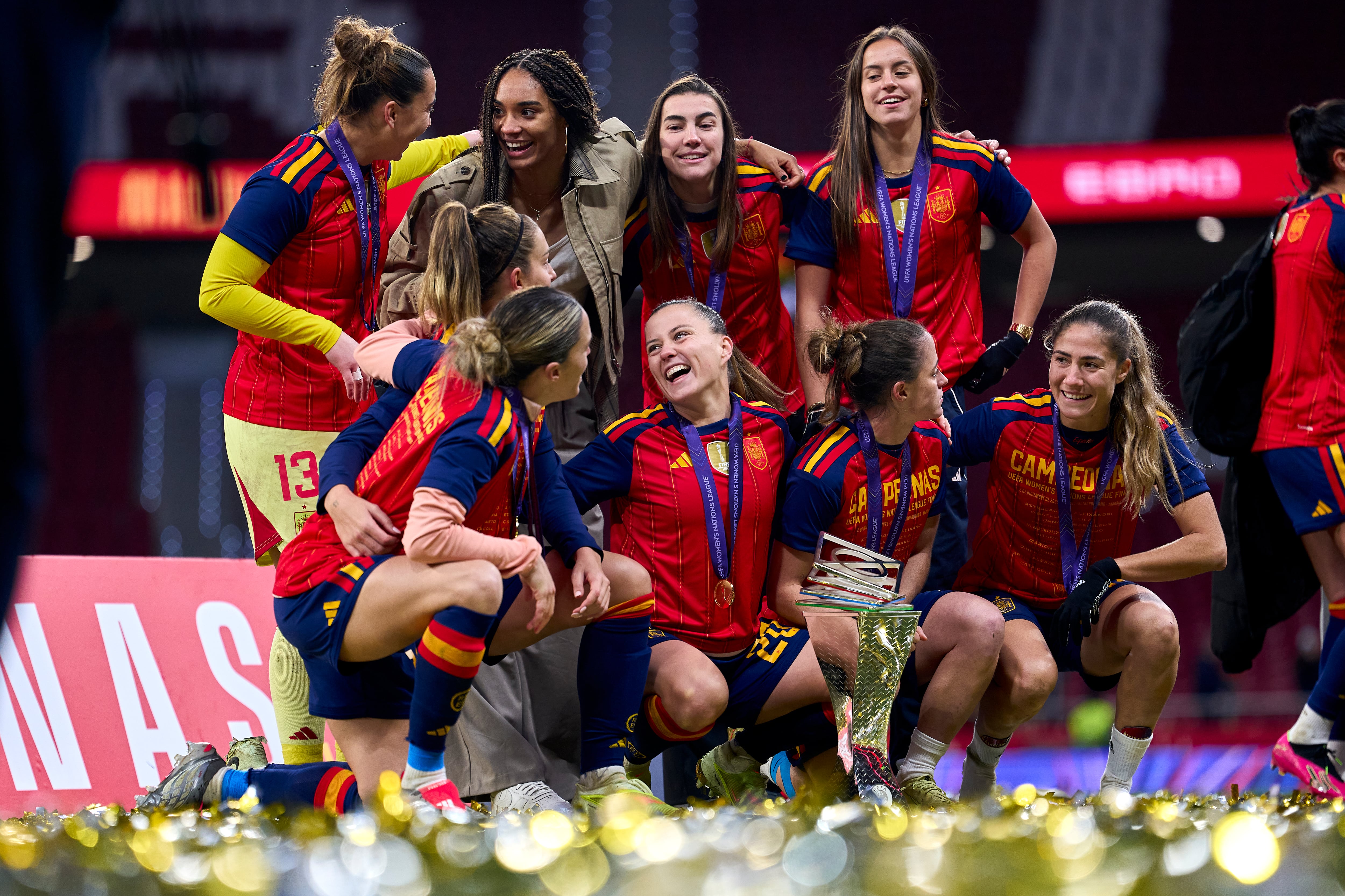 La Selección Española Femenina celebra su triunfo de Nations League