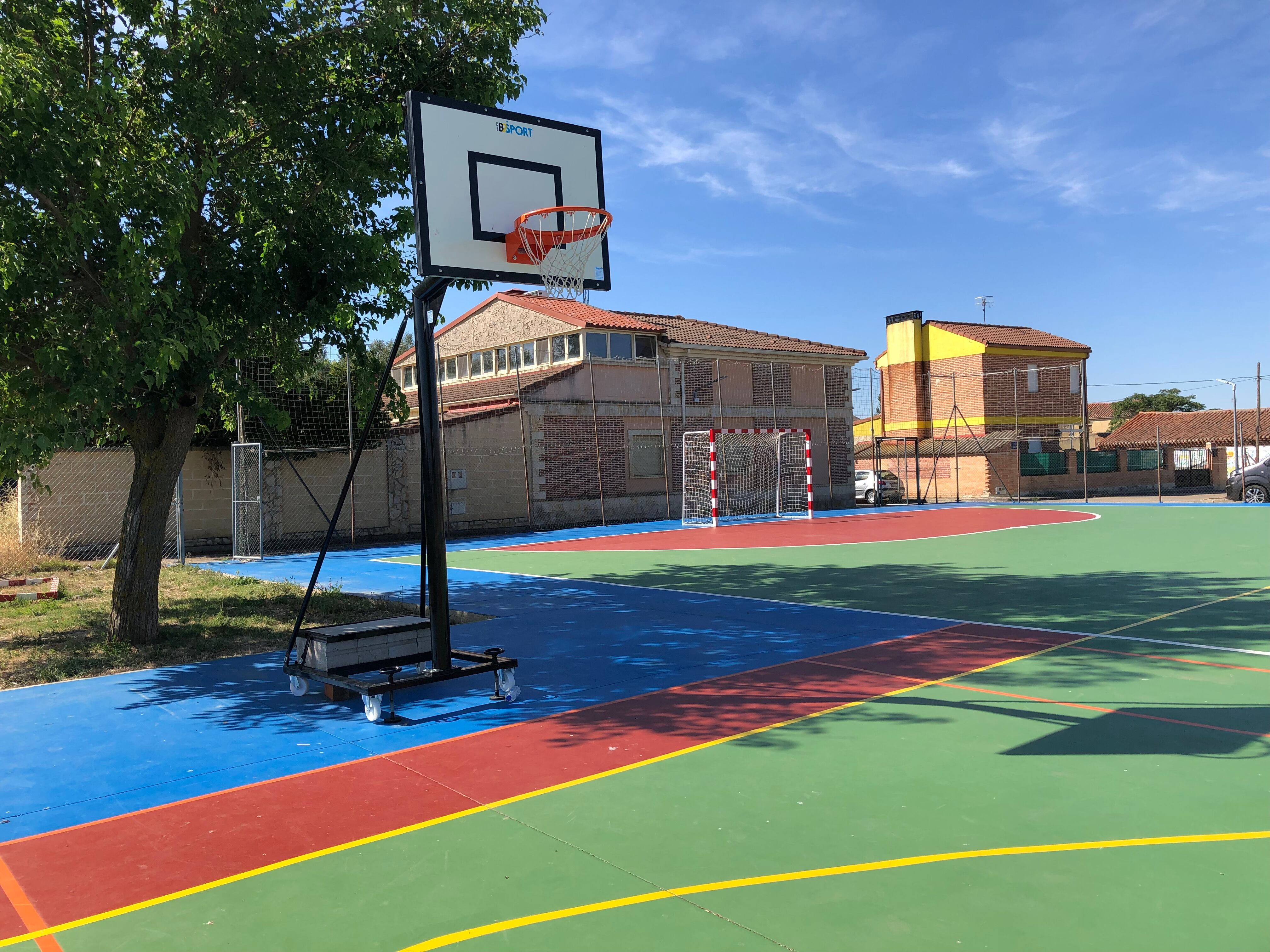 Pista de baloncesto en Husillos (Palencia)
