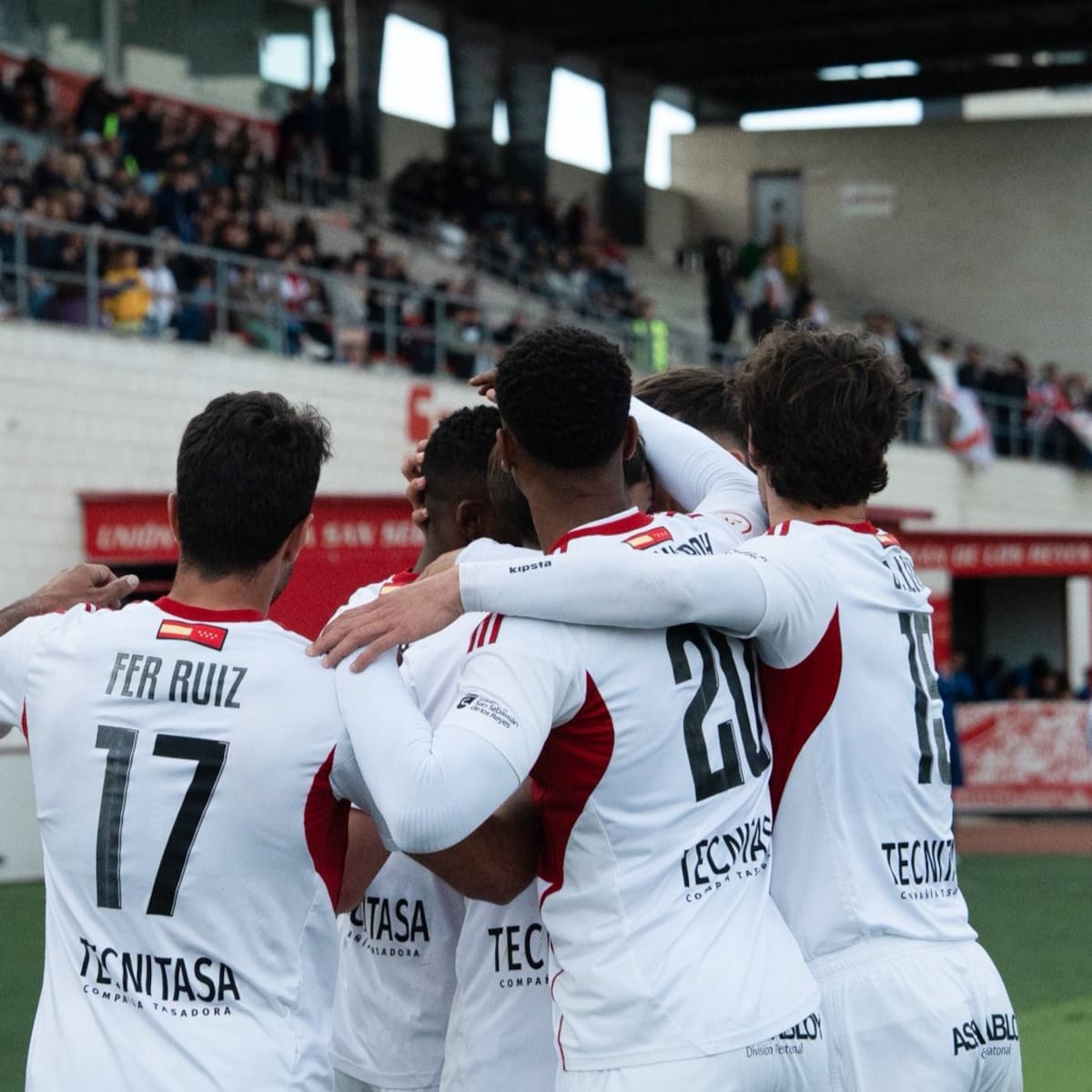 La UD Sanse afronta el último partido en casa con el ascenso directo en juego