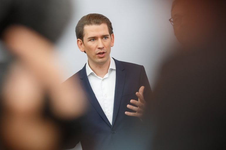 El conservador Kurz que dirige el gobierno de Austria en rueda de prensa hoy en Estiria