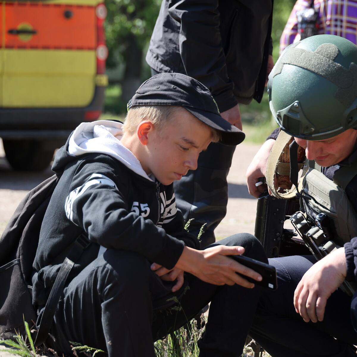 Así es como los rusos han convertido los móviles de los adolescentes ucranianos en un arma de vanguardia: "Es bastante aterrador"