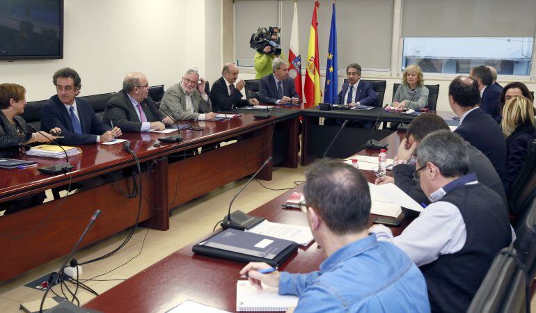 El Gobierno ha vuelto a reunrise hoy con sindicatos y patronal.