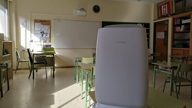 El C.P Antonio Machado instala purificadores de aire sufragados por las familias