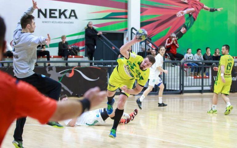 El pivote brasileño durante un encuetro con el Orosházi húngaro la pasada temporada.