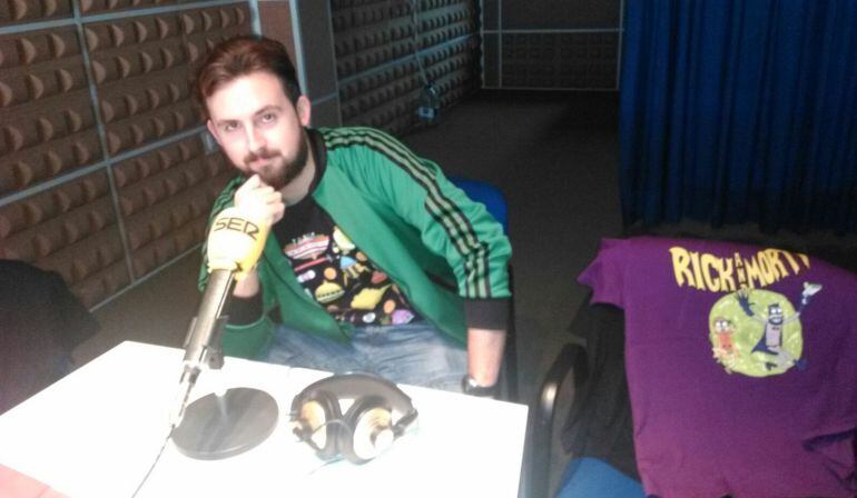 Guillermo Hernández, alias Buck Rogers, en Radio Puertollano Cadena SER