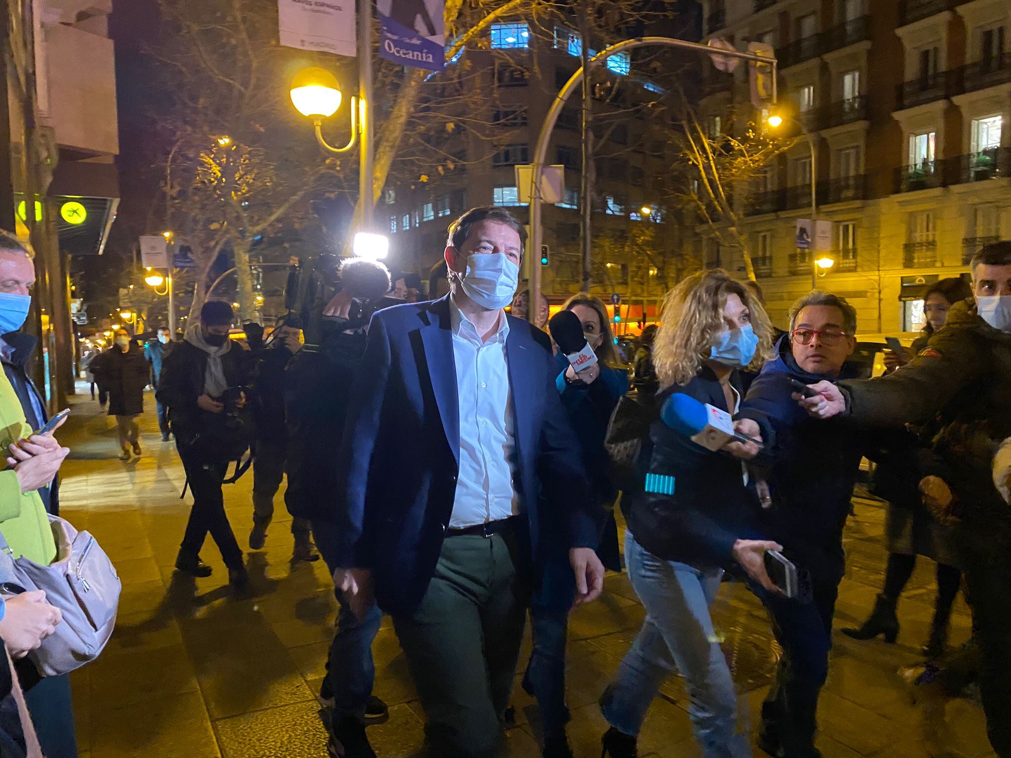 Fernández Mañueco presidente de Castilla y León, a su llegada a Génova