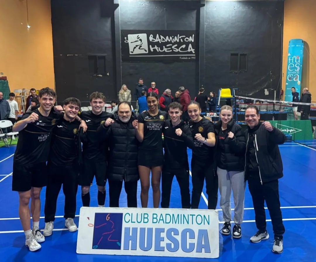 Equipo del Bádminton Huesca la Magia