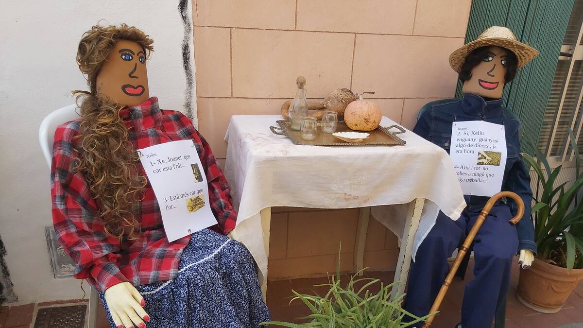 Els Nanos de Cocentaina tornen a traure les seues critiques al carrer en una jornada festiva