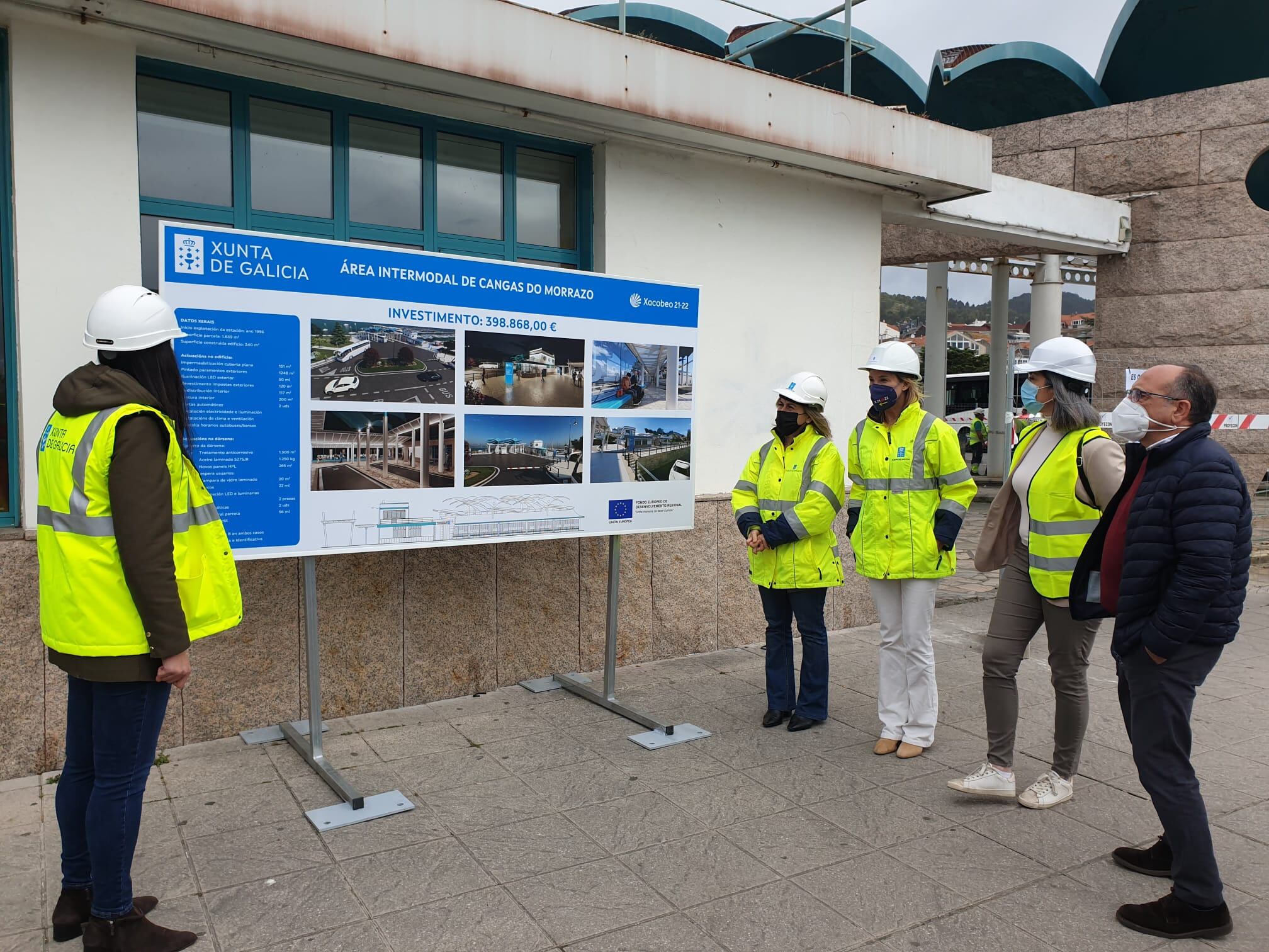 Ethel Vázquez visitando las obras