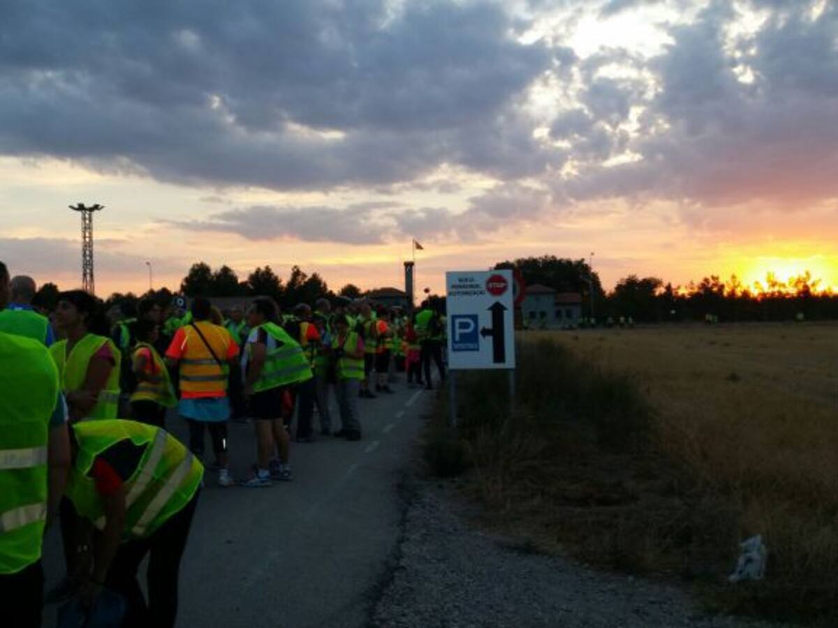 Cientos de personas participan en la IV Marcha Nocturna por el Parkinson