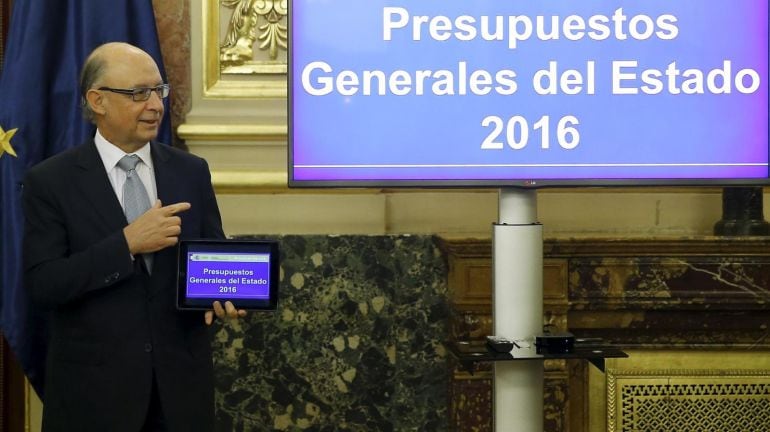 El ministro de Hacienda, Cristóbal Montoro, presenta los Presupuestos Generales del Estado 2016