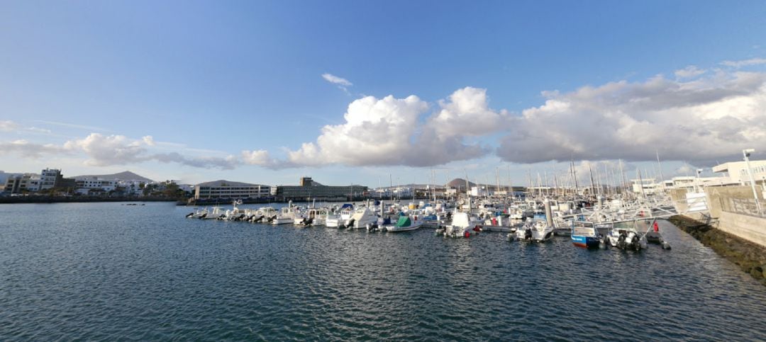 Imagen de archivo del muelle deportivo de Arrecife.