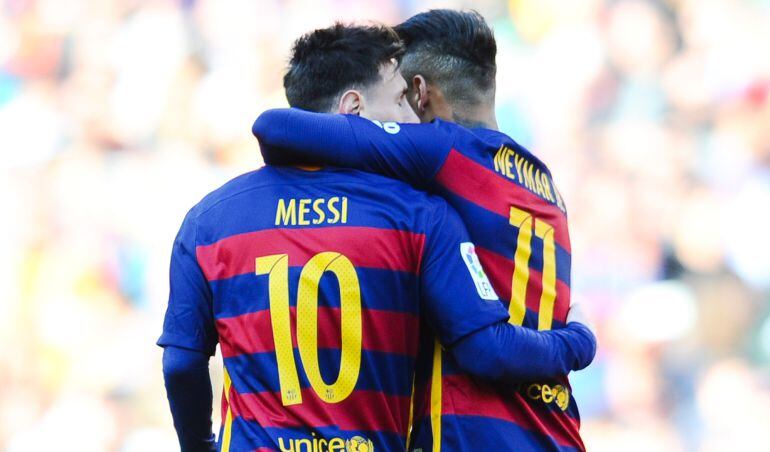 Messi y Neymar celebran un gol en el Camp Nou