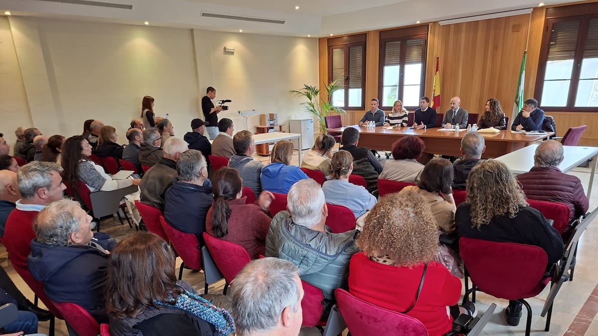 Abre en El Secadero (Casares) la oficina de atención a los afectados por las borrascas