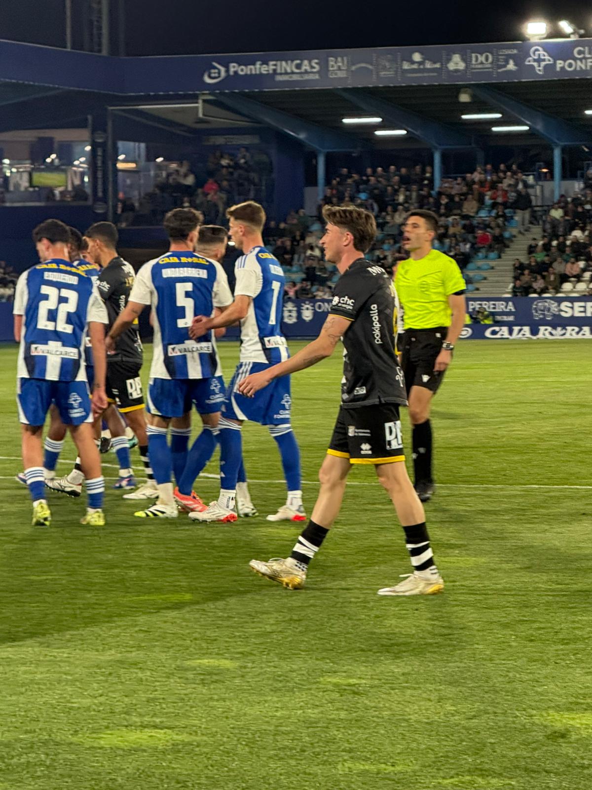 Lance del partido entre Unionistas de Salamanca y la SD Ponferradina de este sábado por la noche/UnionistasCF