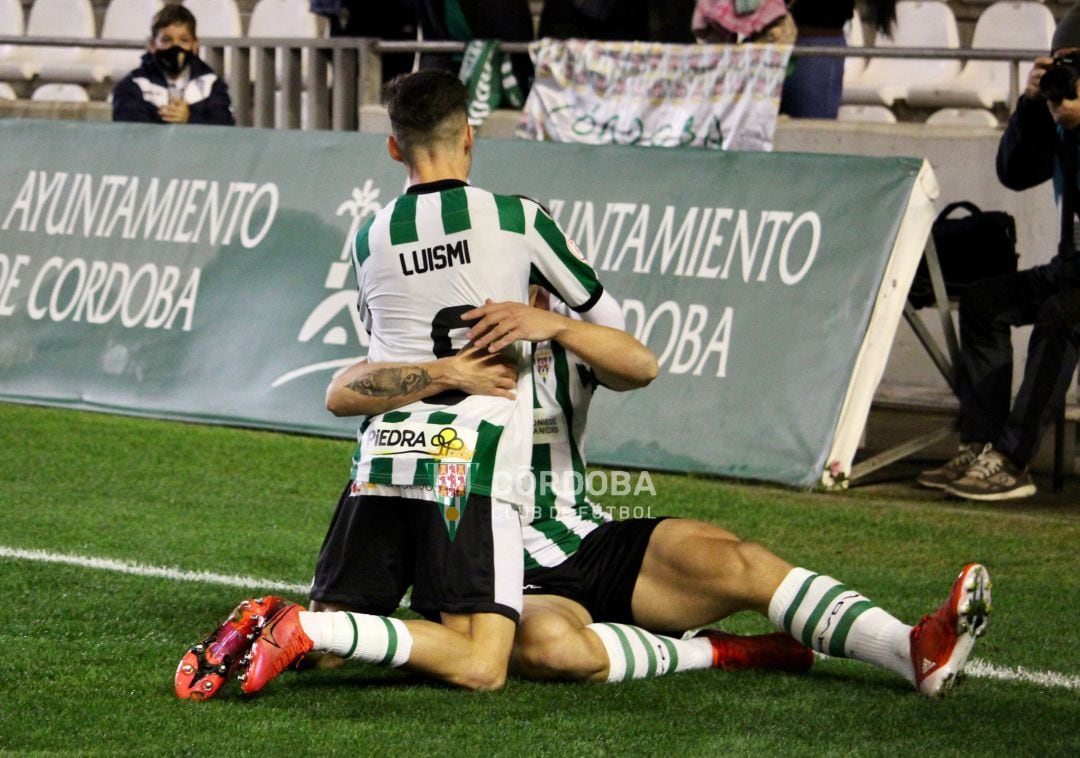 Luismi celebra un gol