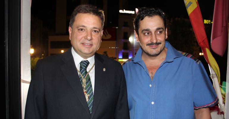 El alcalde con el pregonero de la Feria