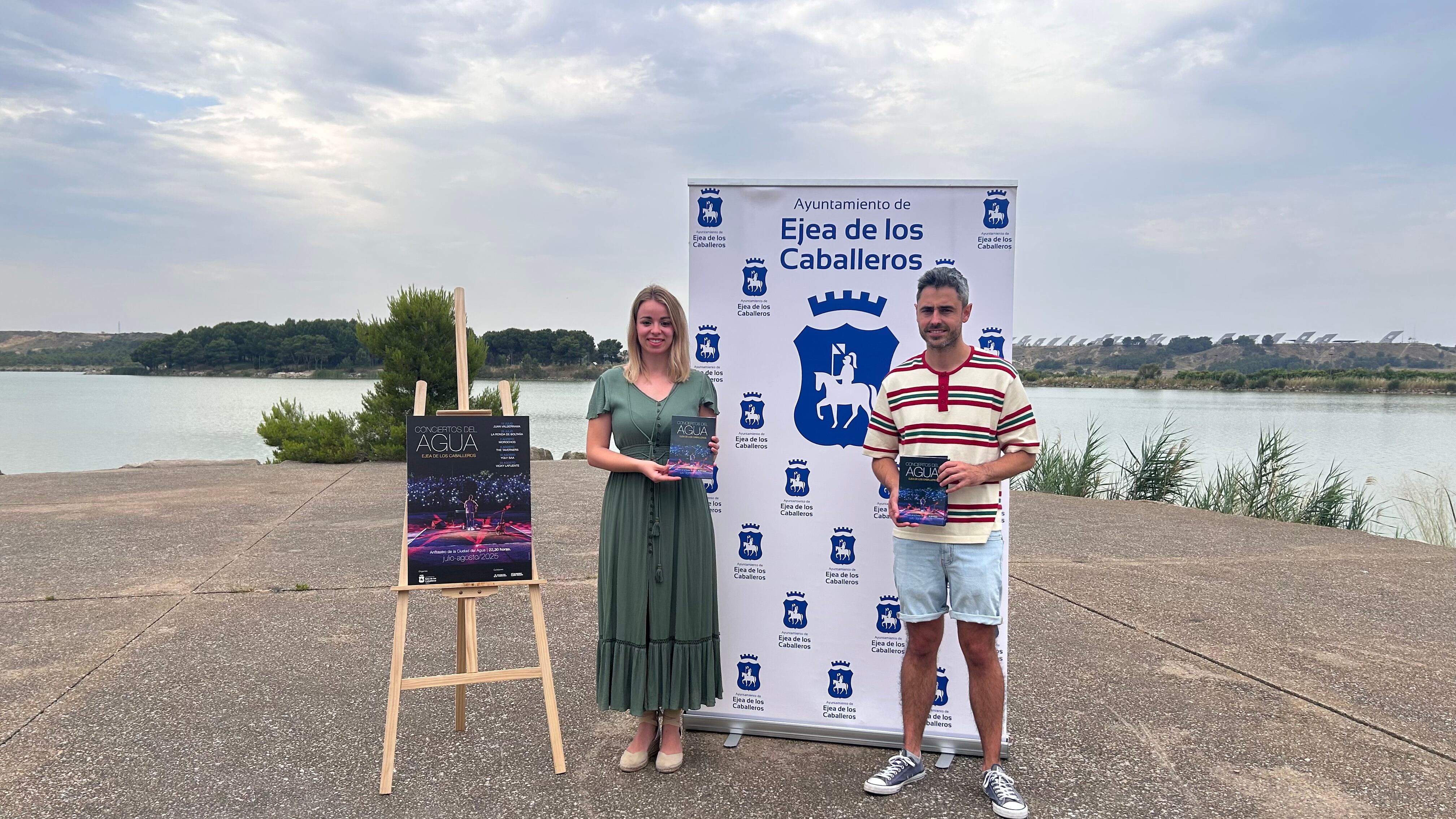 Los ediles Andrea Rodríguez y Víctor Usán en la presentación de los Conciertos del Agua