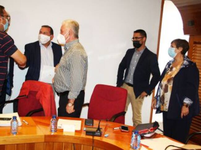 Saludo entre los alcaldes de Almadén, Los Pedroches y Puertollano