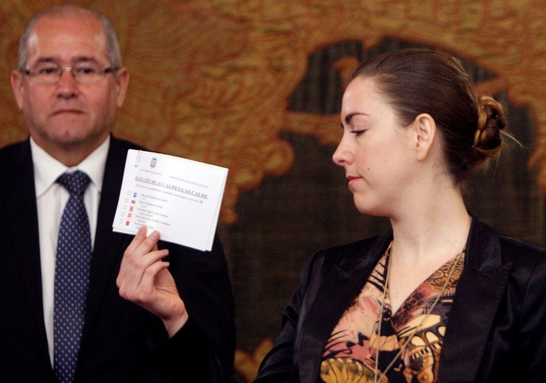 Nerea Belmonte durante el pleno de investidura en el Ayuntamiento de Alicante