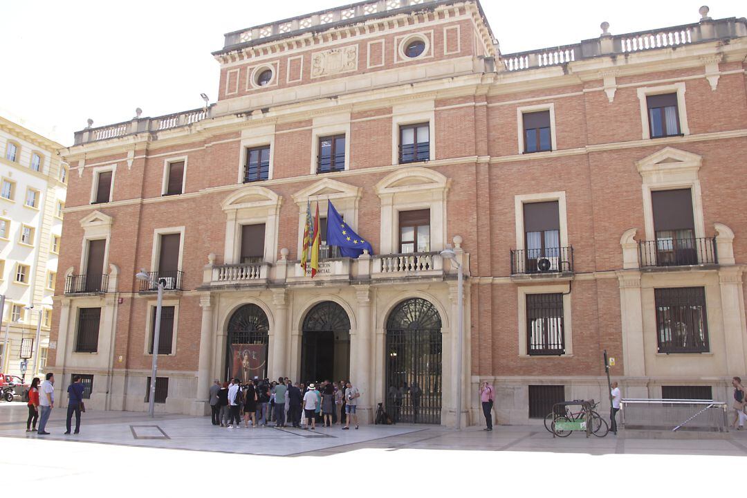 Fachada del palacio de la Diputación de Castellón