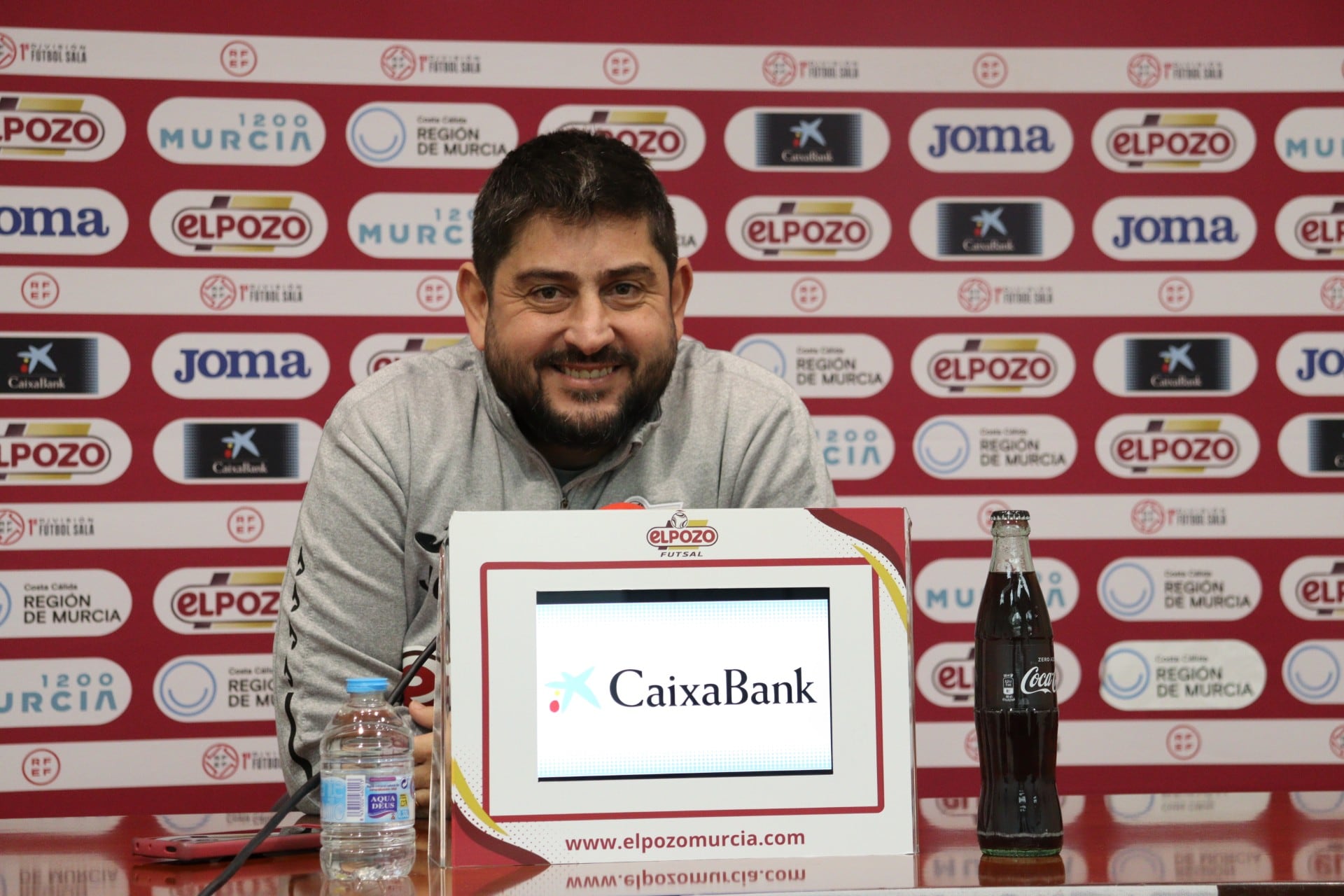 Josan González, técnico de ElPozo Murcia, en la primera rueda de prensa de 2026