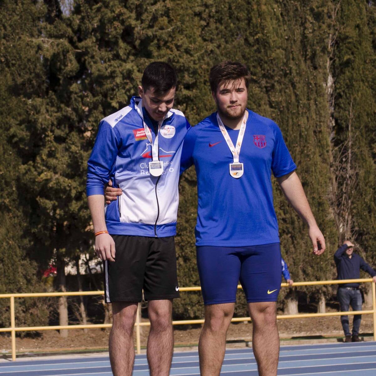 Los hermanos Díaz Girón campeones de Aragón en lanzamiento de martillo en sub16 y sub20