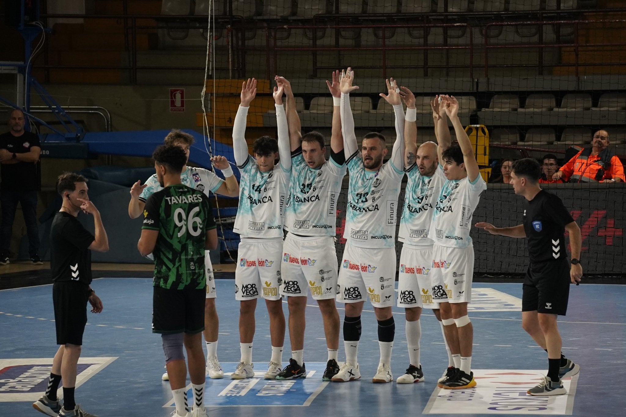 Nadie ha podido con el Ademar a domicilio.