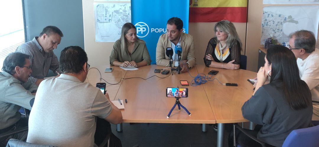 Sergio López se ha despedido con una rueda de prensa de su cargo, junto con la actual portavoz. 