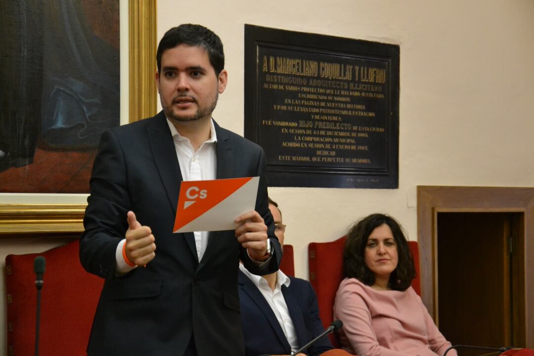 David Caballero en el pleno