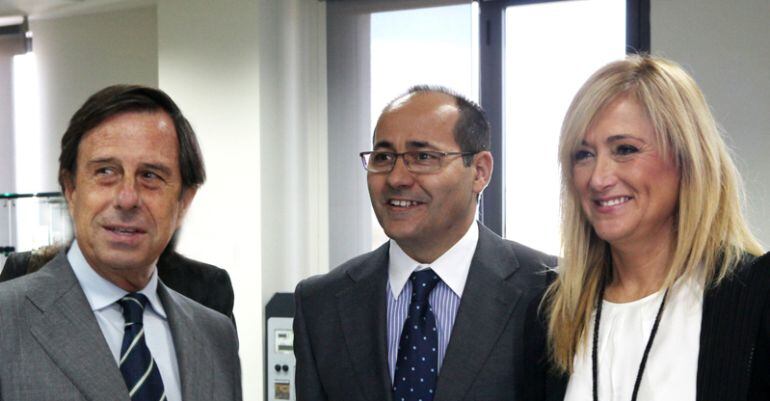El alcalde de Alcobendas, Ignacio García de Vinuesa junto con José Félix Gómez y Cristina Cifuentes en su etapa como delegada del Gobierno en Madrid