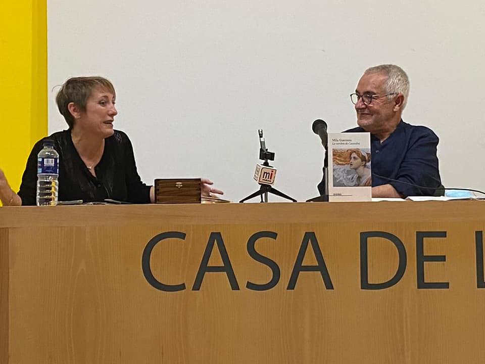 Manuel Machuca y Mila Guerrero en la presentación de una de las obras de Guerrero / Facebook