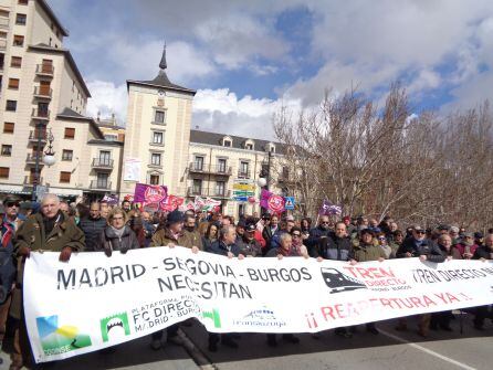 En el Puente Duero finalizaron las dos manifestaciones