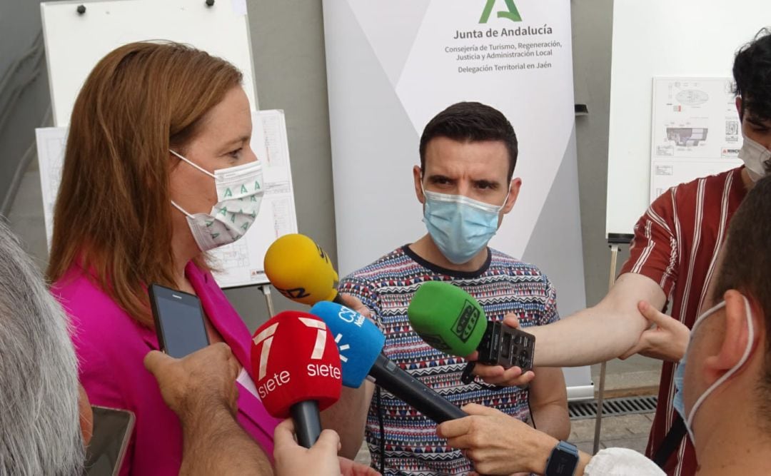 La delegada de Justicia, Marián Adán, durante la atención a medios en la presentación de las obras.