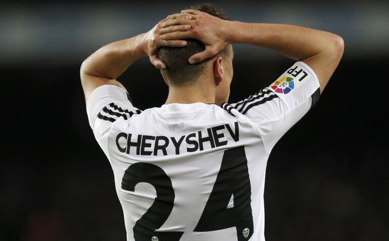 Cheryshev con la camiseta del Valencia 